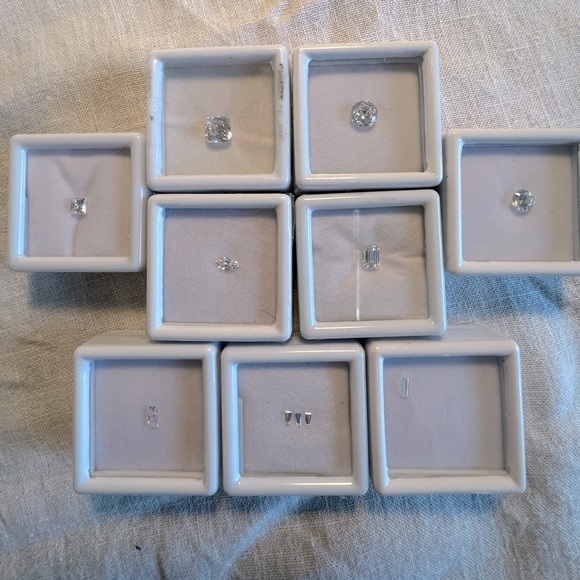 Swarovski ZIRCONIA clear stones multi-sizes,9 pcs - Picture 1 of 11